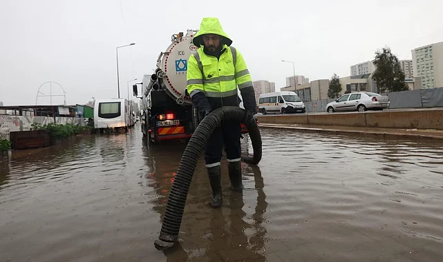 Sağanak yağışta İzmir teyakkuzda