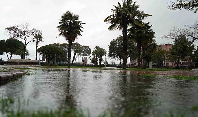 Samsun'a son 3 günde 300 kilo yağış düştü