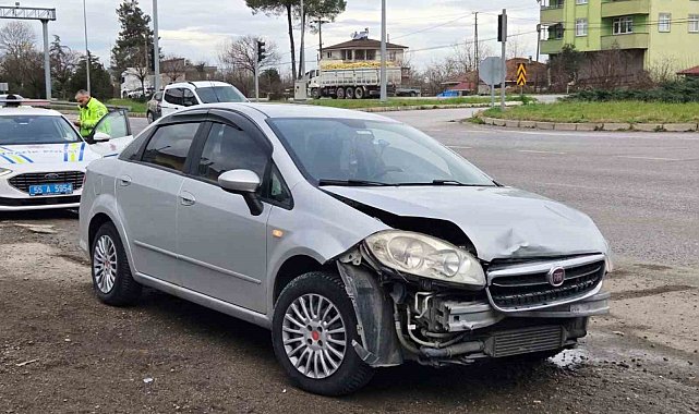 Samsun'da trafik kazası: 2 araçta maddi hasar oluştu