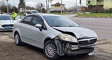 Samsun'da trafik kazası: 2 araçta maddi hasar oluştu