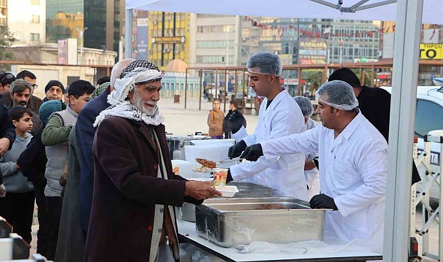 Şanlıurfa'da iftar çadırında ilk oruçlar açıldı