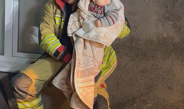 Selde mahsur kalan 11 kişilik aileyi itfaiye kurtardı