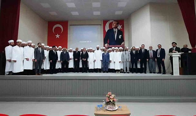 Sinop'ta 70 din görevlisine cübbe ve sarık giydirildi
