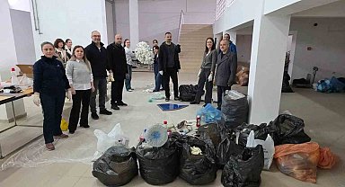 Sinop'ta denizin çöpü atölyede sanata dönüşüyor