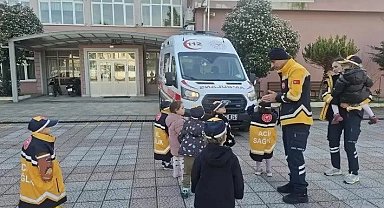 Sinop'ta minik öğrenciler ambulansı yakından tanıdı
