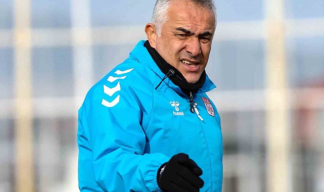 Sivasspor'da Mehmet Altıparmak ile yollar ayrıldı