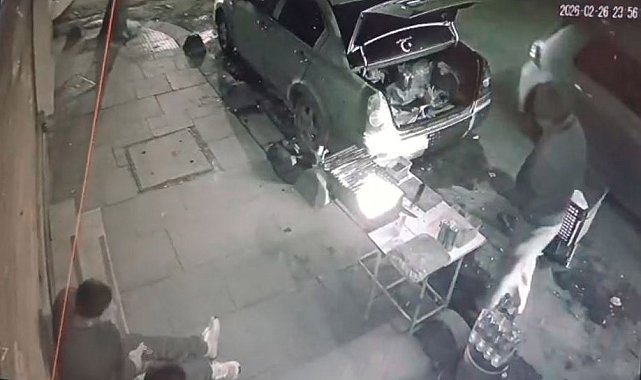 Sultangazi'de kaldırımdakilere ateş açıp kaçtılar, o anlar kamerada