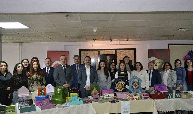 Sultanhisar'da el emeği göz nuru eserler sergilendi