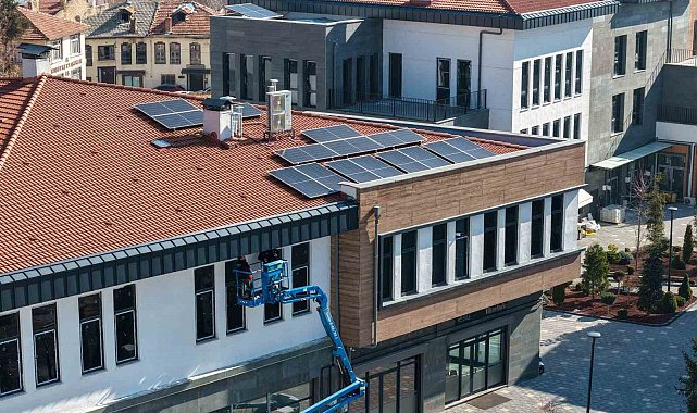 Suriçi Çarşısı yeşil enerjiyle aydınlanıyor