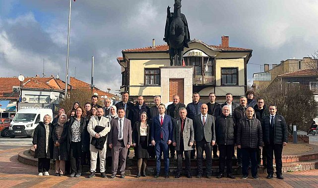 Tavşanlı'da vergi haftası kutlamaları çelenk sunumu ile başladı