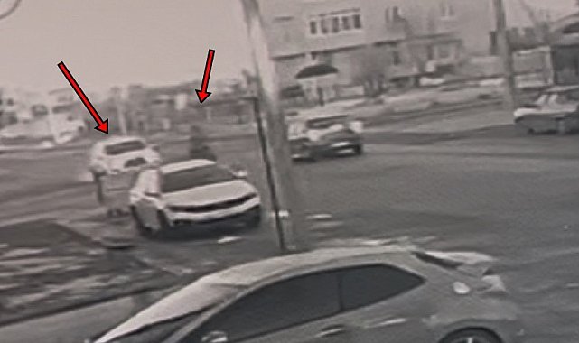 Tekirdağ'da otomobille çarpışan bisikletlinin yaralandığı feci kaza kamerada