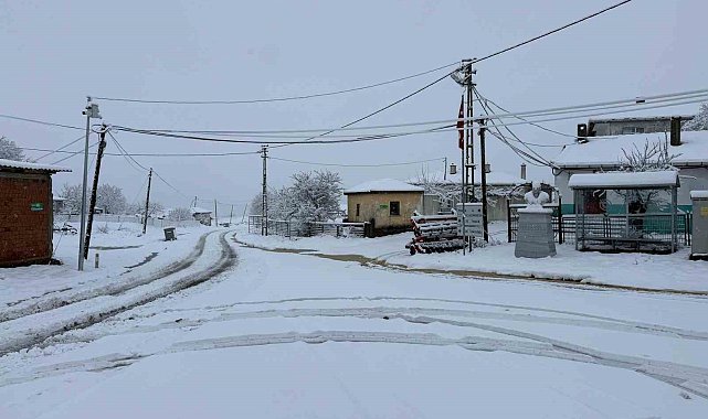 Tekirdağ'ın yüksek kesimleri karla kaplandı