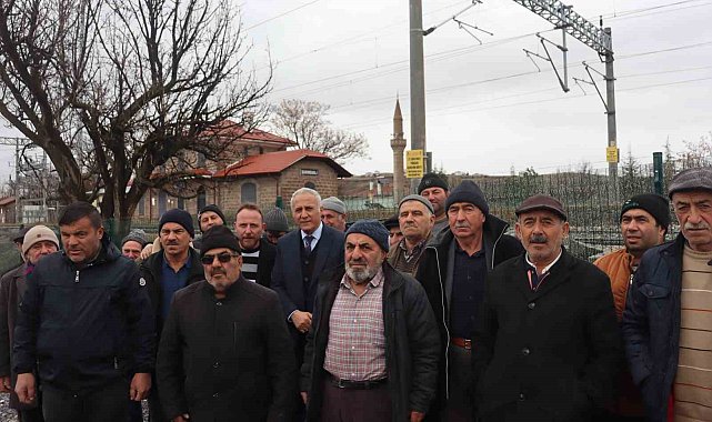 Teravih namazı için 5 kilometre yürümek istemiyorlar