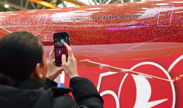 THY'den 500'üncü uçak gururu... 100 bin çalışanın fotoğrafı gökyüzünde