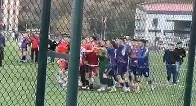 Tokat'ta amatör maçta saha karıştı