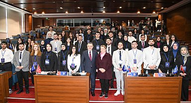Trabzon'da gençlerle diplomasi ve kültür buluşması