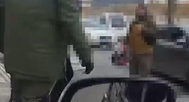 Trafikte silah çeken şüpheli kıskıvrak yakalandı