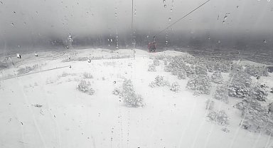 Türkiye'de en fazla kar kalınlığı Karabet Tepesi'nde ölçüldü