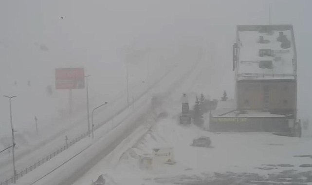 Ulaşıma kar ve tipi engeli