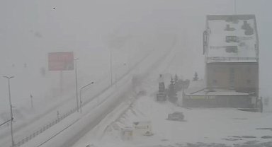 Ulaşıma kar ve tipi engeli