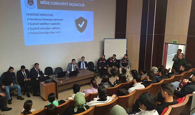 Üniversite öğrencilerine siber güvenlik ve IBAN uyarısı yapıldı