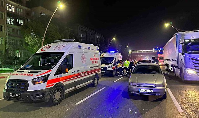 Uşak'ta 4 araçlı zincirleme kazada 6 kişi yaralandı