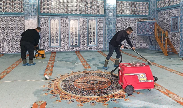 Uzunköprü'de camiler Ramazan öncesi temizlendi