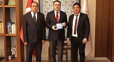 Vali Işın ve Tuğgeneral Baş'a 'Kütahyaspor 60. yıl albümü' takdim edildi