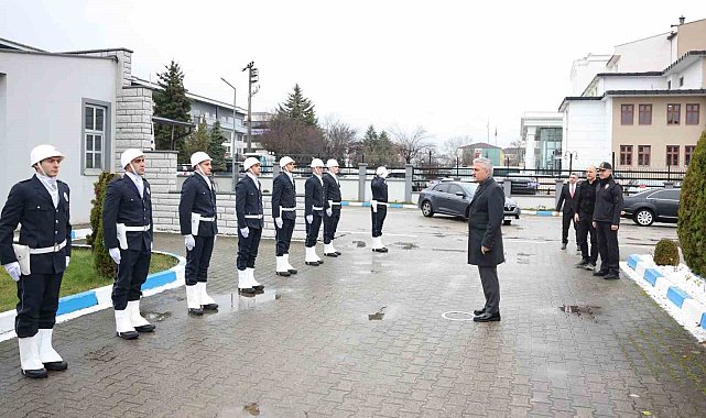 Vali Mehmet Makas polislerle bir araya geldi