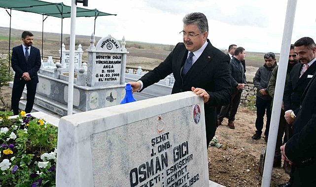 Vali Yılmaz, Şehit Jandarma Onbaşı Osman Gıcı'nın kabrini ziyaret etti