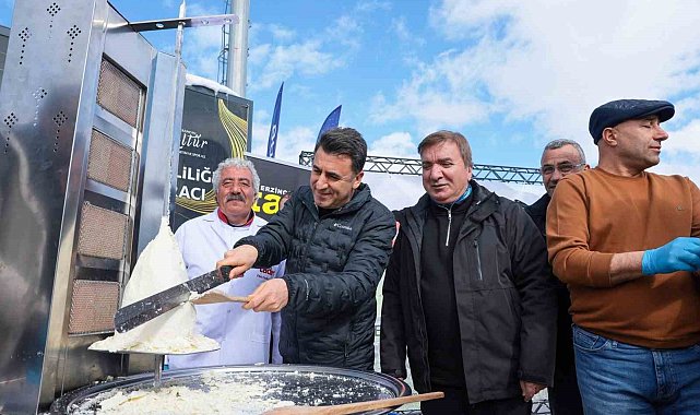 Valiler Ergan Dağı'nda et döner yerine tulum peyniri döneri kesti
