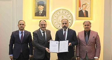 Van YYÜ'nün akademik gücü şehrin eğitimine yansıyor