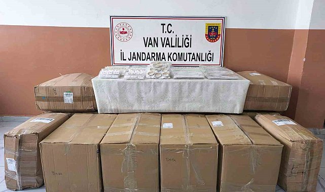 Van'da 17 bin 160 adet kaçak bijuteri malzemesi ele geçirildi