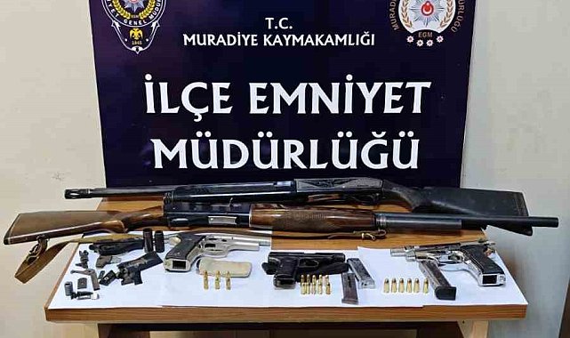 Van'da çok sayıda silah ve mühimmat ele geçirildi