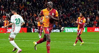 Victor Osimhen bu sezonki gol sayısını 17'ye çıkardı