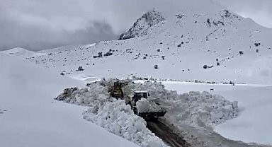 Yayladere'de iki metreyi bulan karla mücadele