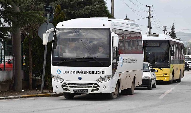 Yıkılan köprü için Büyükşehirden vatandaşa ulaşım kolaylığı