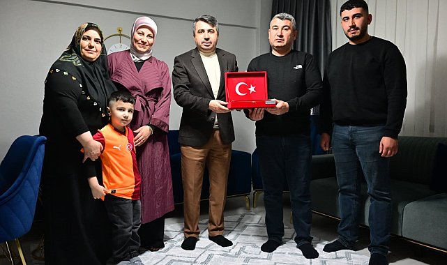 Yıldırım Belediye Başkanı Yılmaz, iftarda şehit er Samet Çaldır'ın ailesine misafir oldu