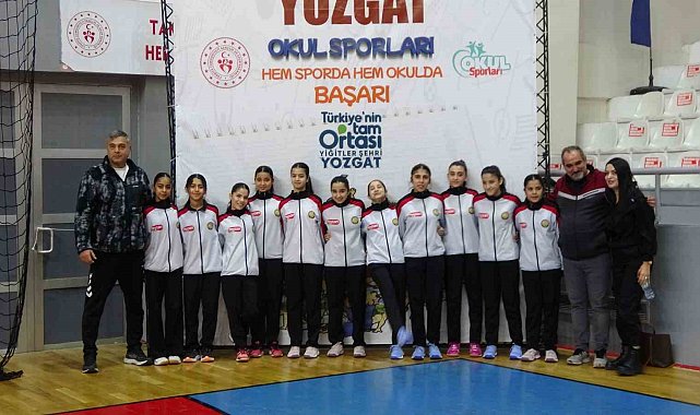 Yozgat'ta 15 ilden 224 sporcunun katılımıyla voleybol müsabakaları başladı