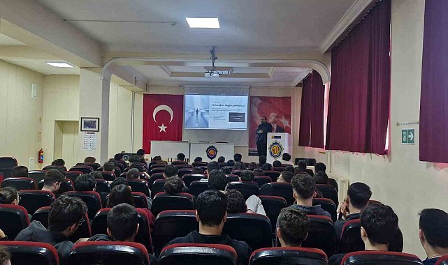 Zonguldak'ta lise öğrencilerine siber güvenlik ve kariyer semineri