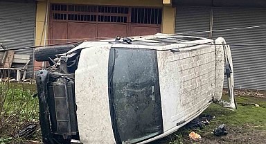 Zonguldak'ta minibüs devrildi, 4 yaralı