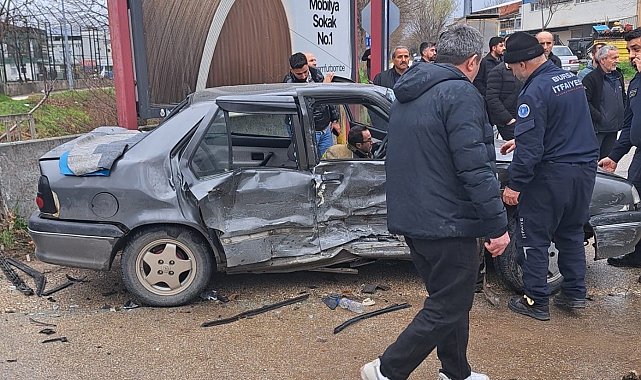 2 aracın karıştığı kazada 4'ü çocuk 9 kişi yaralandı