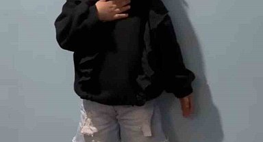 3 yaşındaki Avzem Türkeli'den duygulandıran İstiklal Marşı performansı