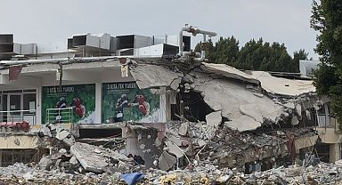30 yıllık spor salonu yıkılıyor