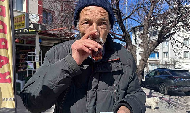 34 yıldır su içemeyen yaşlı adam: "Suya hasret kaldım, gülmeye hasret kaldım"