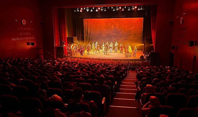 '2026 Şeyh Edebali Yılı' kapsamında 'Devlet Ana' oyunu Bilecik'te sahnelendi