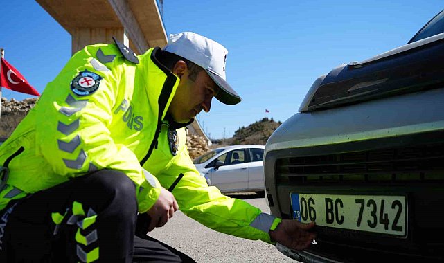 43 ilin geçiş güzergahında APP plakalı araçlar durduruldu: Sürücülere uyarı yapıldı