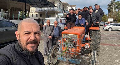 50 yıllık gelenek bozulmadı, traktörle mezarlık ziyareti