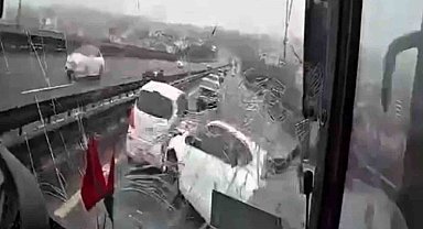 8 kişinin yaralandığı kaza anı kamerada