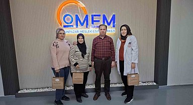 8 Mart Dünya Kadınlar Günü'nde öğretmenlerini ve çalışanlarını unutmadılar